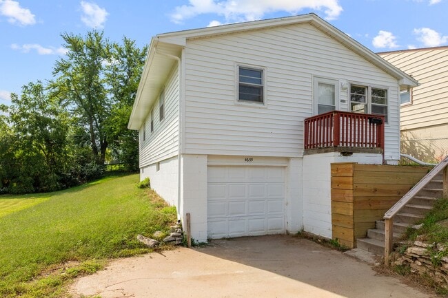 Foto del edificio - 4655 Curtis Ave