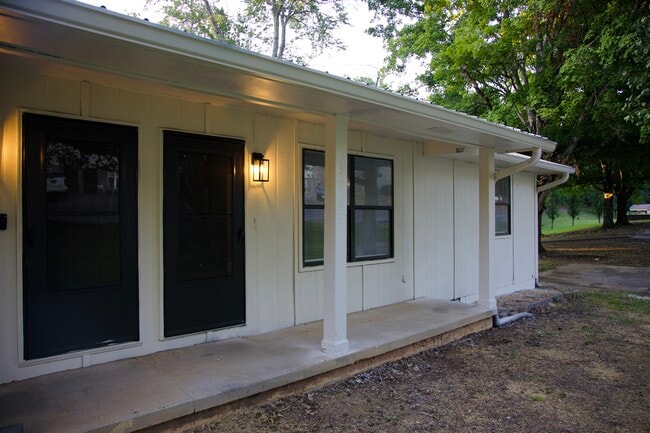 Building Photo - 3701 Stephens Rd NE