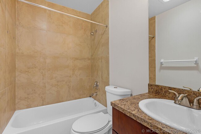 Foto del edificio - 520 NE 45th St