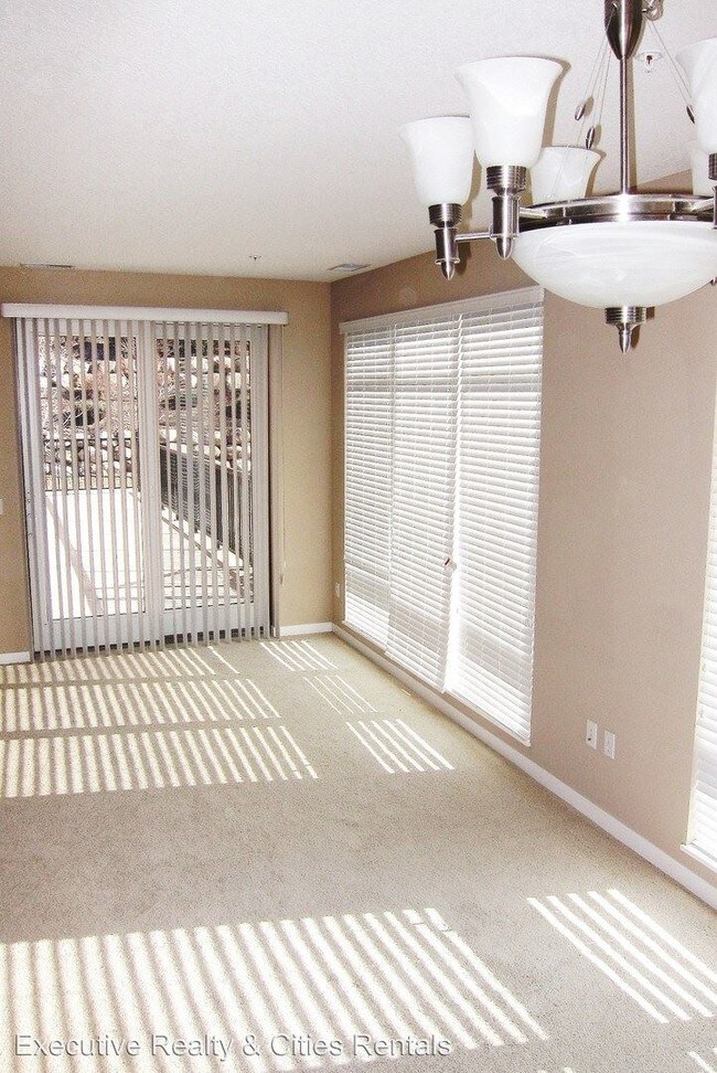 Foto del edificio - 1070 Grandview Ct NE