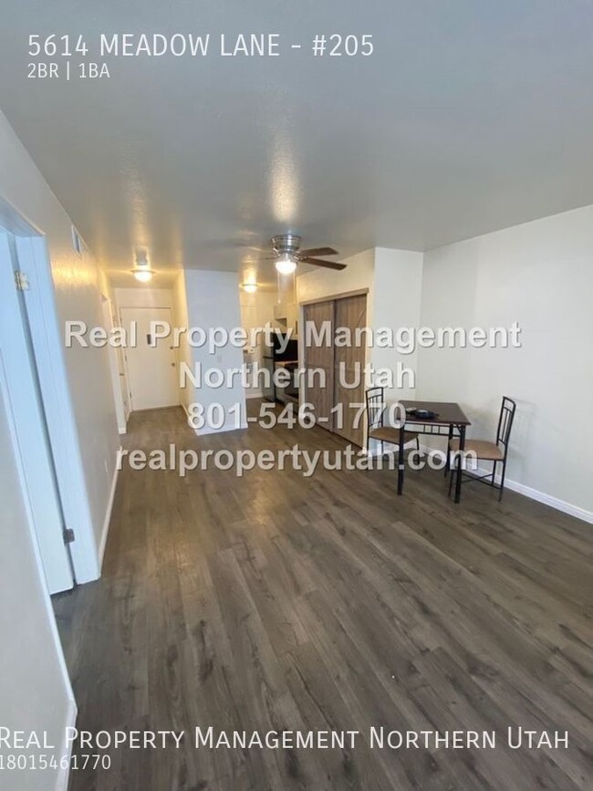 Foto del edificio - 5614 Meadow Ln