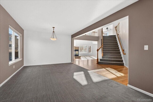 Foto del edificio - 4425 Iran St