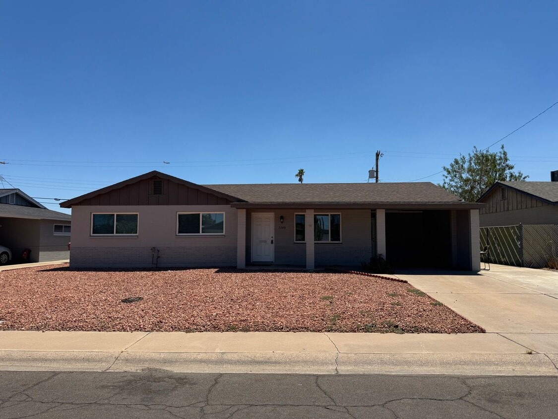 Primary Photo - Single Story 4 bedroom Scottsdale Home