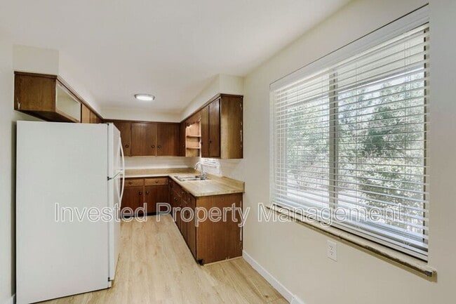 Foto del edificio - 4660 Upham St