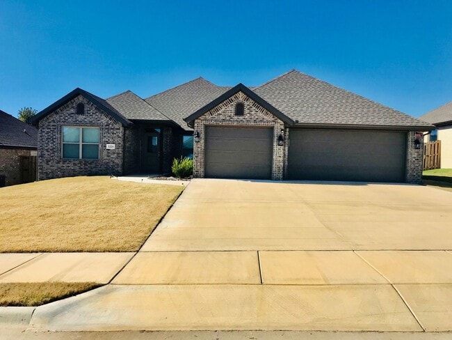 Building Photo - 1224 Bradley St