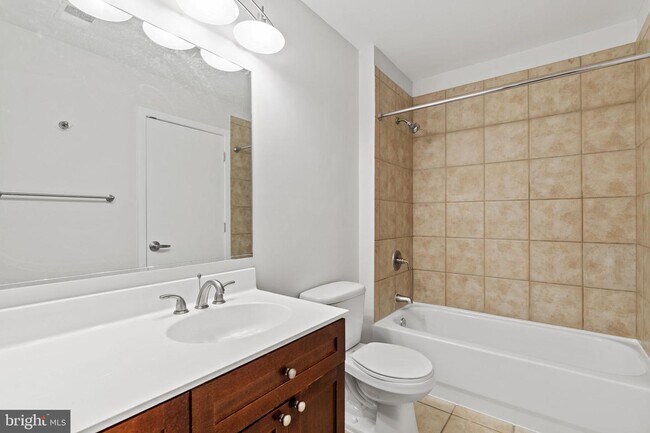 Foto del edificio - 2120 Vermont Ave NW
