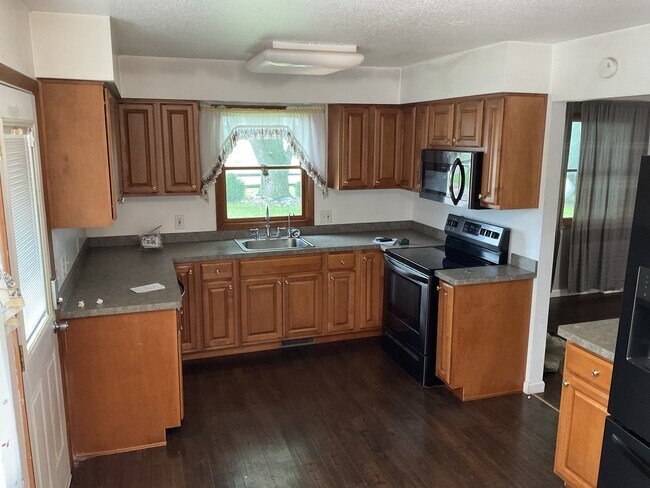 Foto del edificio - 10024 Bay Creek Rd