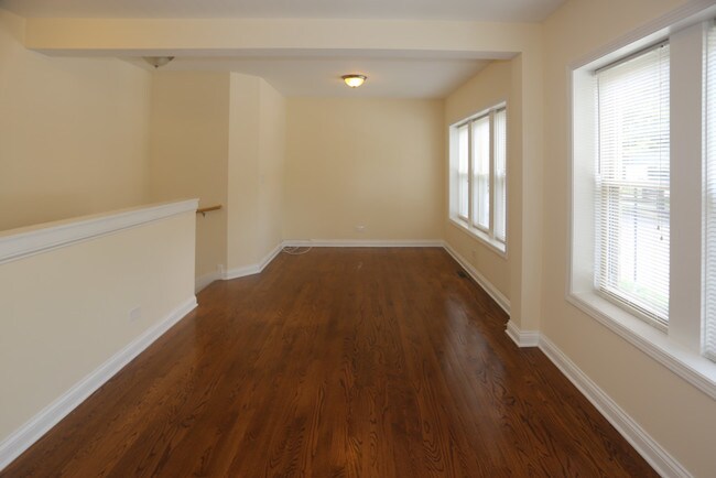 Foto del edificio - 4715 W Cornelia Ave