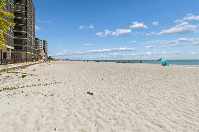 Foto del edificio - 15400 Gulf Blvd