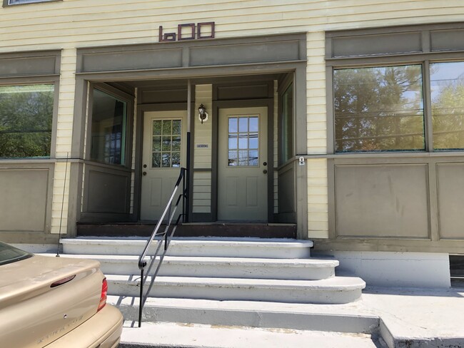 Foto del edificio - 600 S Britain Rd