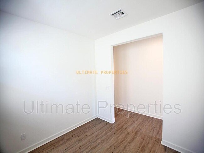 Foto del edificio - 35043 N Barrel Rd