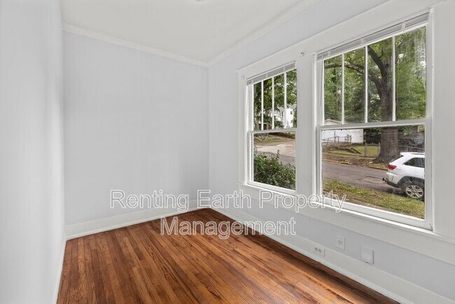 Foto del edificio - 5113 Farrell Ave