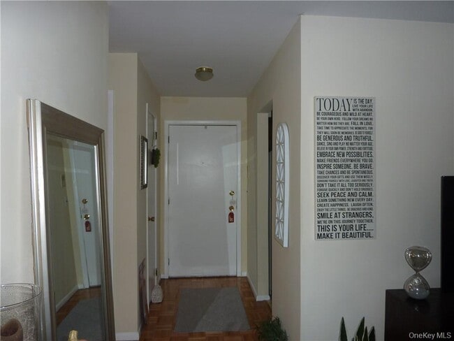 Building Photo - 133 Doxbury Ln