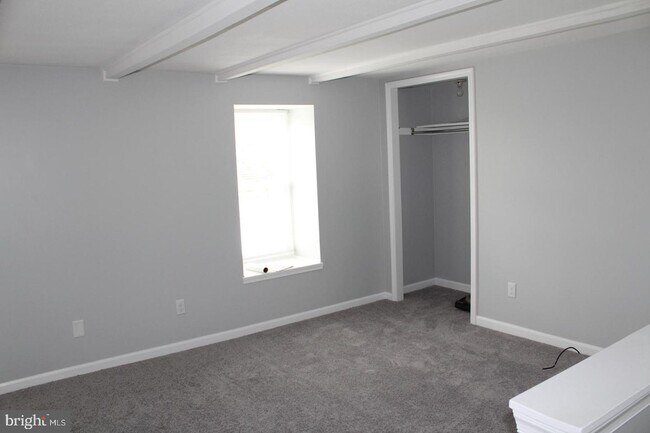 Building Photo - 546 Font Rd