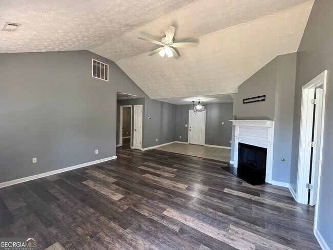 Building Photo - 7098 Hummingbird Ln