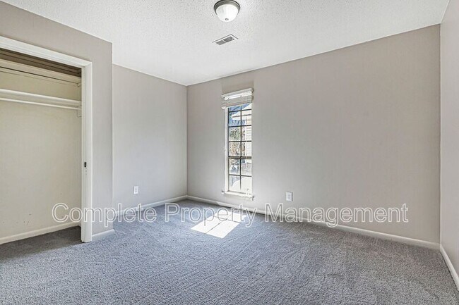 Building Photo - 2201 Beulah Ave SW