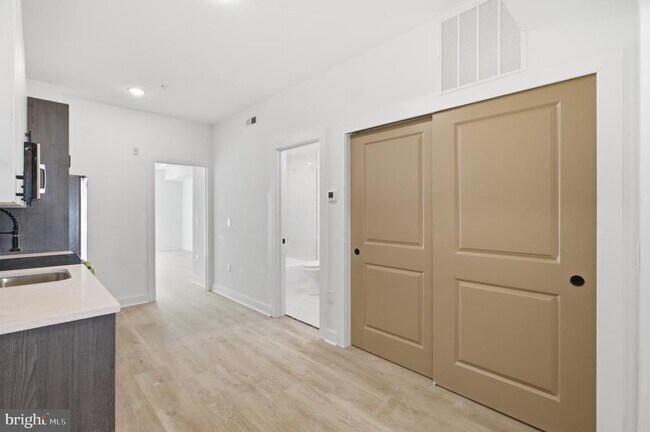 Foto del edificio - 669 N 39th St