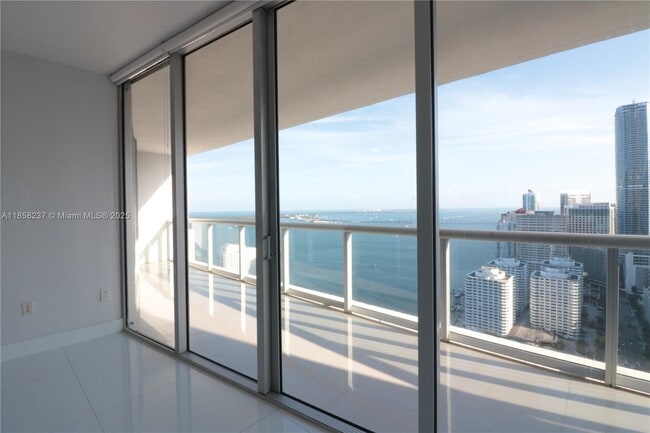 Building Photo - 495 Brickell Ave