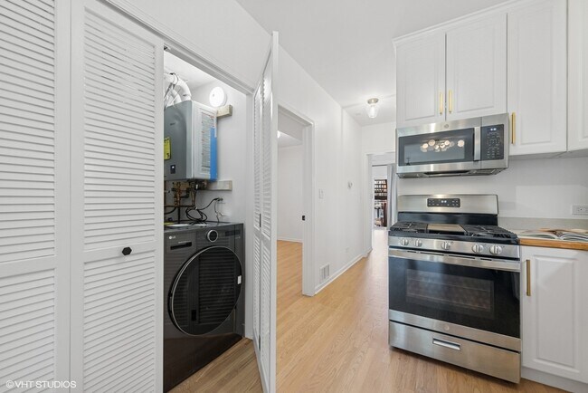 Foto del edificio - 1064 N Marshfield Ave