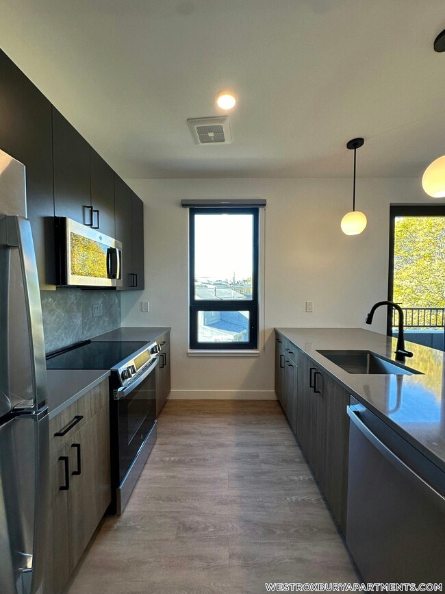 Building Photo - 199 Gardner St