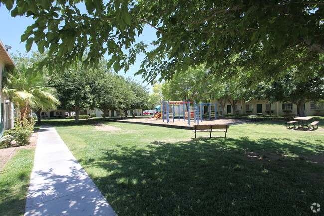 Play Area - Spencer Street Manor