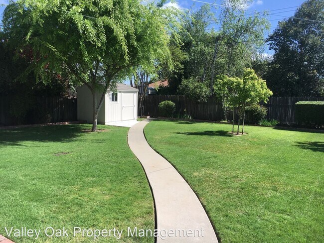 Foto del edificio - 3 br, 1 bath House - 1126 Wellesley