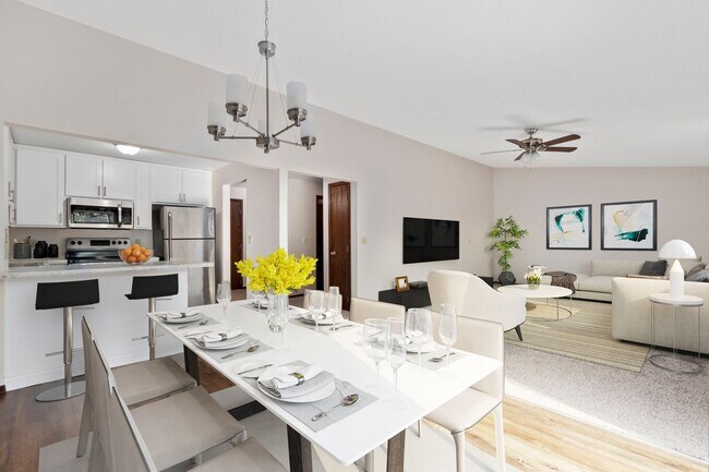 Building Photo - Beautiful Newly Renovated 4 Bedrooms and 2...