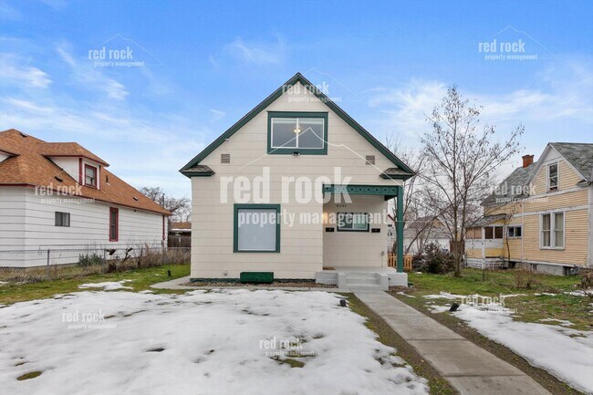 Building Photo - 207 W Knox Ave