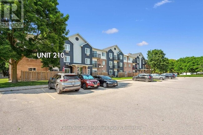 Building Photo - 275-275 Eiwo Ct