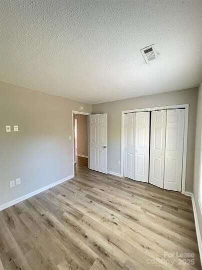 Foto del edificio - 2109 Heather Glen Ln