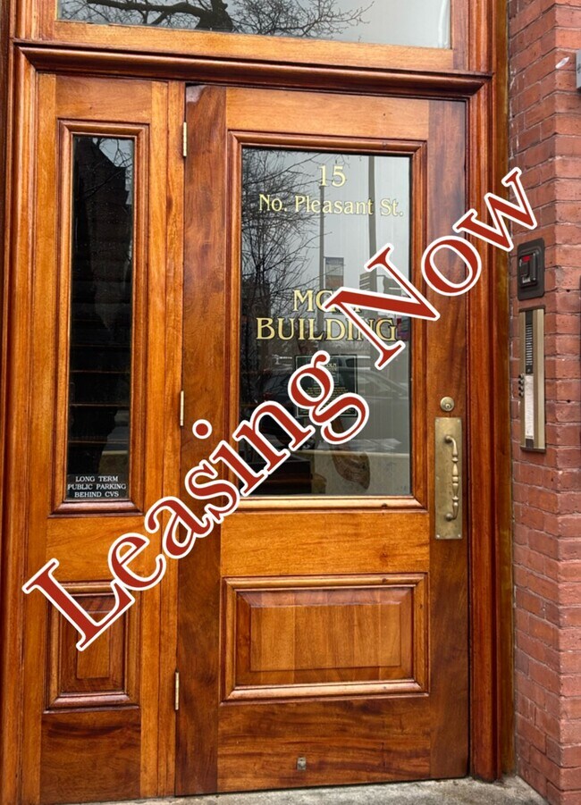 Foto del edificio - 15 N Pleasant St