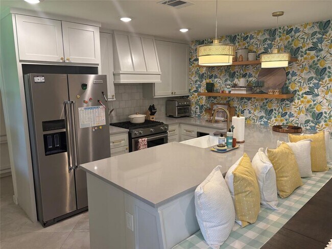 Foto del edificio - 6407 Woodbrook Ln