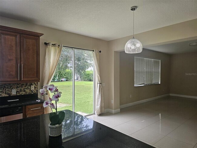 Foto del edificio - 13245 Oulton Cir