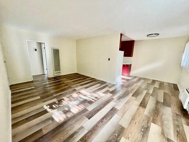 Foto del edificio - 1516 Rock Glen Ave