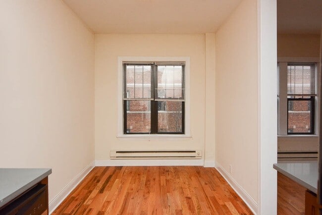 Foto del edificio - 629 W Cornelia Ave