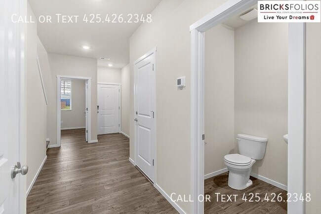 Building Photo - Move-in Ready Home For Rent in Port Orchar...