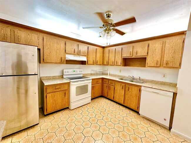Foto del edificio - 8900 W Sample Rd