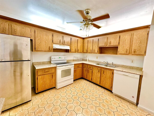 Building Photo - 8900 W Sample Rd