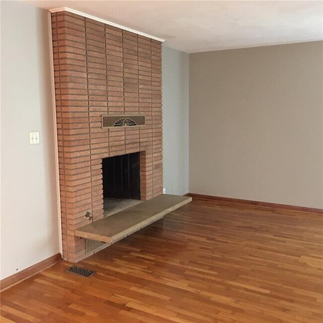 Foto del edificio - 310 W Hannibal St