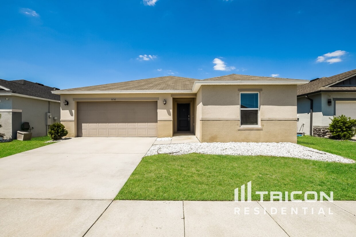 Primary Photo - 3252 Eagle Hammock Cir