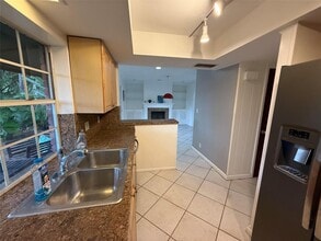 Building Photo - 619 Kensington Pl