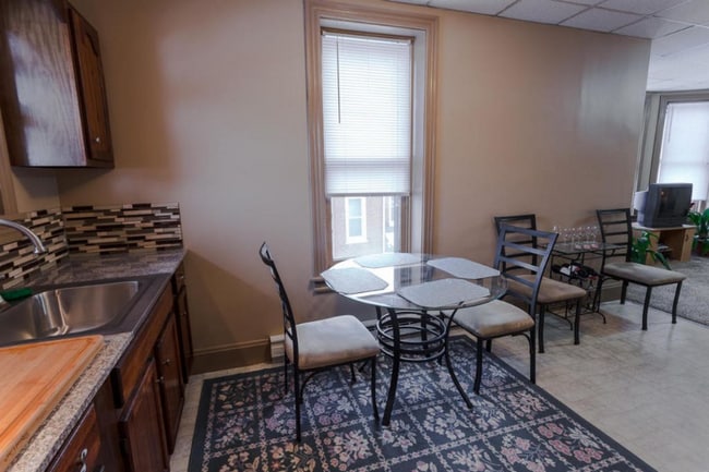 Foto del edificio - 534 S Market St