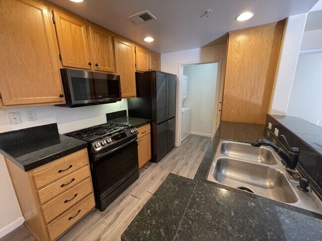 Foto del edificio - Beautiful 2nd Story 2 Bed 2 Bath House in Chula Vista