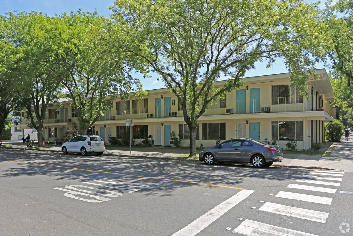 Primary Photo - 1525 22nd St