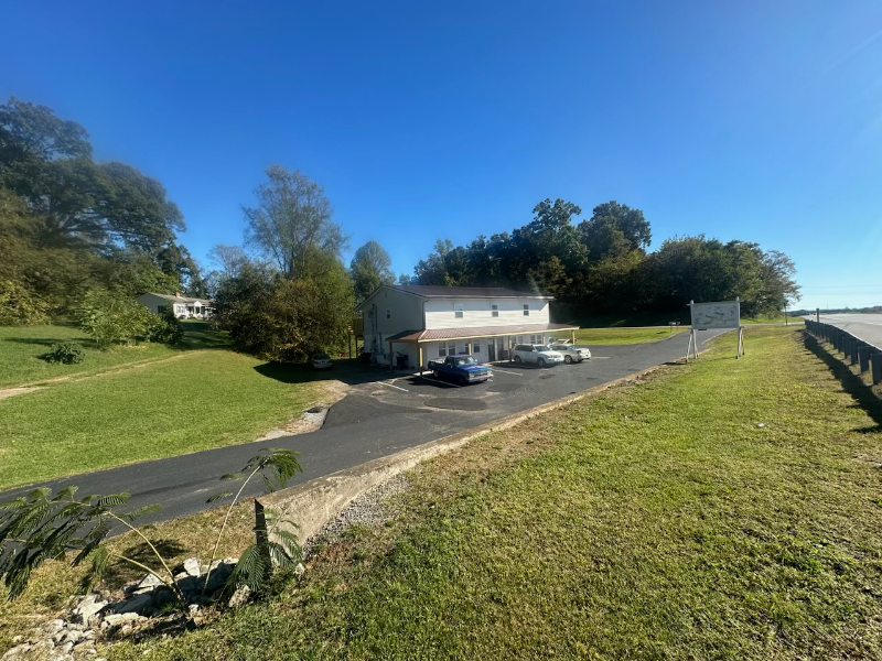 Foto principal - 3241 Enka Hwy