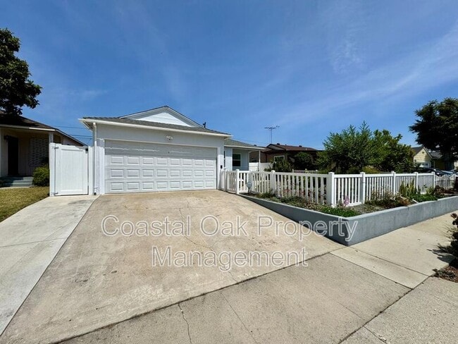 Building Photo - 4836 Hayter Ave