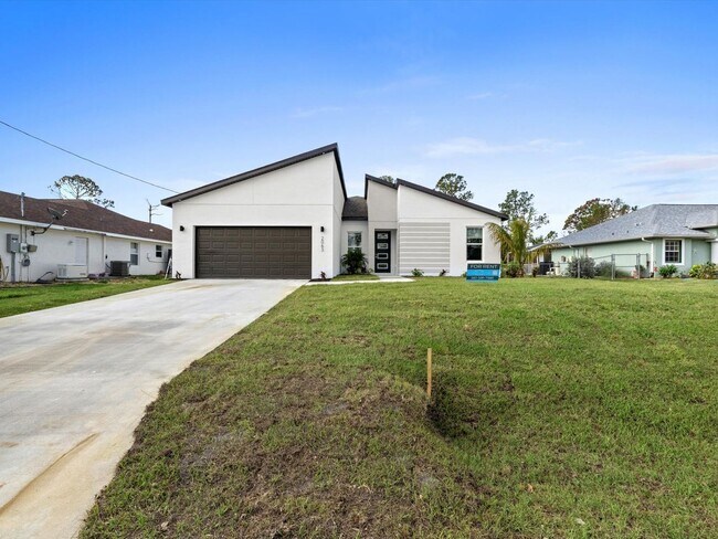 Building Photo - Deposit-Free! Modern, energy efficient hom...