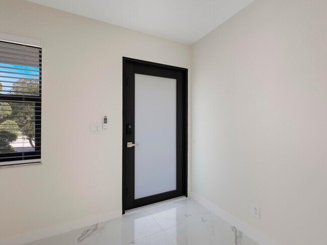 Foto del edificio - 992 Mohican Blvd