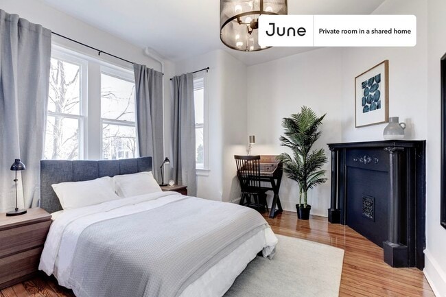 Private bedroom in 4 bed/1.5 bath Home - Private bedroom in 4 bed/1.5 bath Home