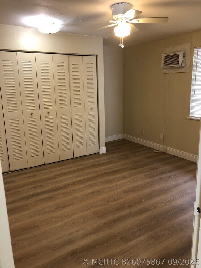 Foto del edificio - 717 SW 2nd Ct